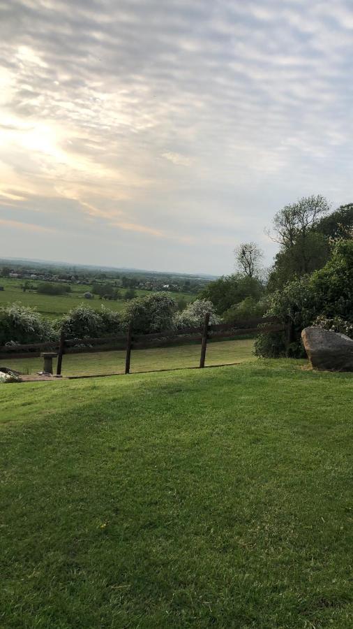 Little Park Holiday Homes Self Catering Cottages 1 & 2 Bedrooms Available Close To Tutbury Castle Exterior foto